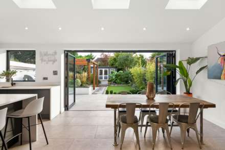 Bargate Close, New Malden, Image 2