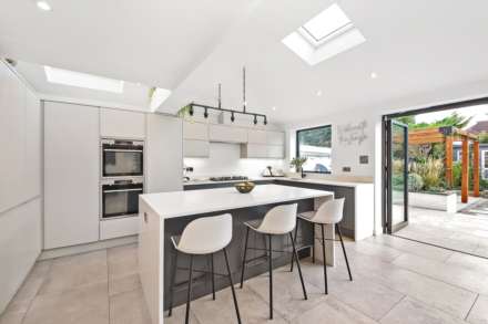 Bargate Close, New Malden, Image 6