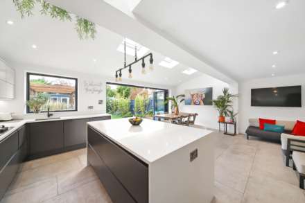 Bargate Close, New Malden, Image 7