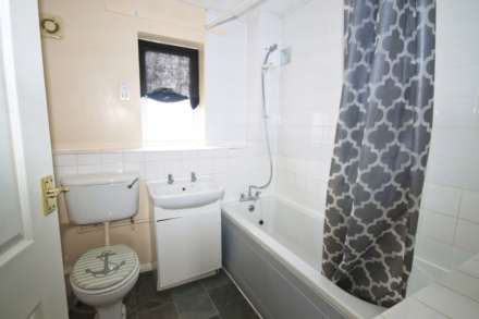 Barker Close, New Malden, Image 7