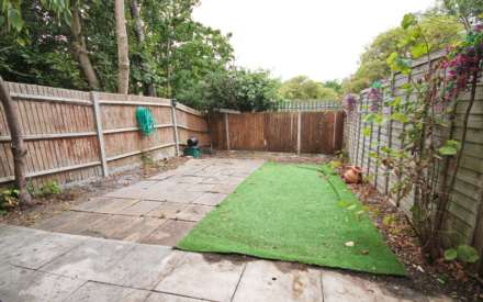 Barker Close, New Malden, Image 8