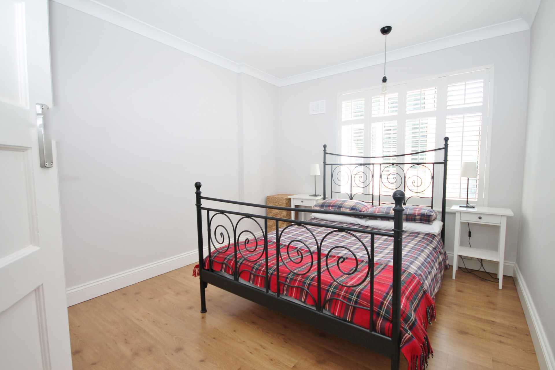 Lawn Close, New Malden, Image 4