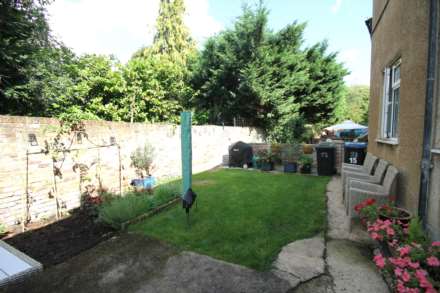 Lawn Close, New Malden, Image 3
