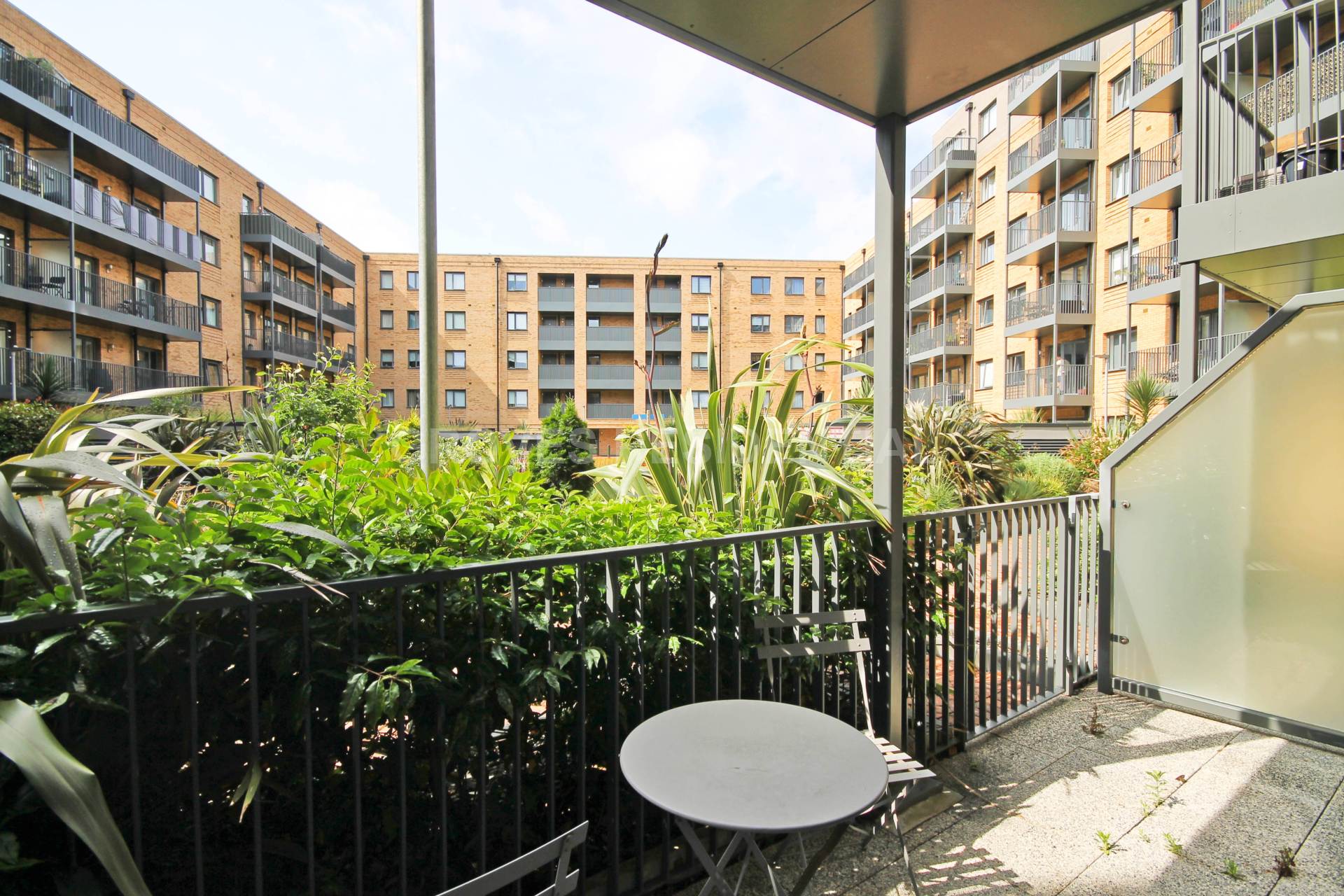 Powdermill Close, New Malden, Image 13