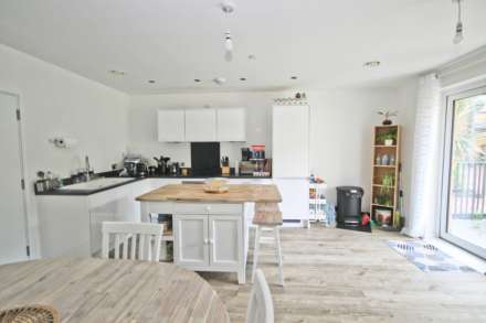 Powdermill Close, New Malden, Image 7