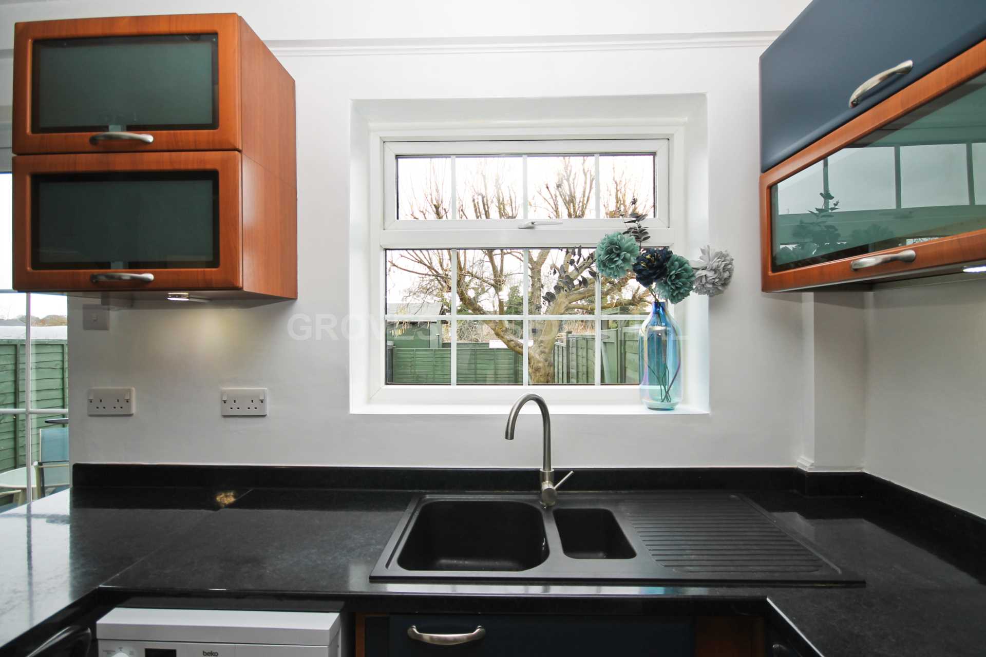 The Crescent, New Malden, Image 6