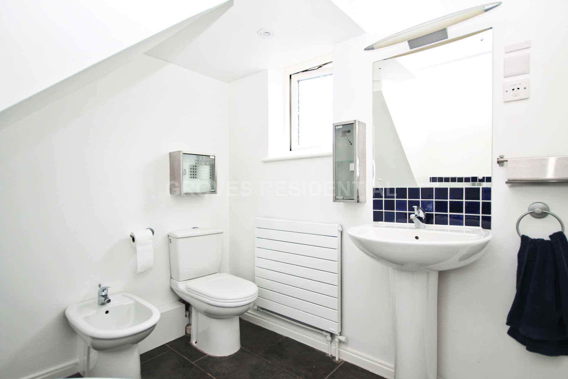 The Crescent, New Malden, Image 9