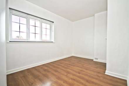 The Crescent, New Malden, Image 10