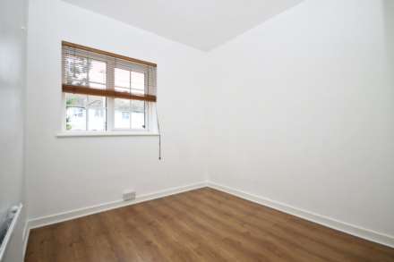 The Crescent, New Malden, Image 12