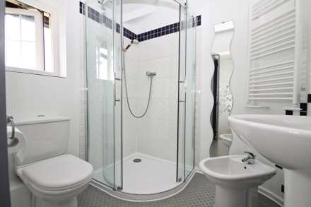 The Crescent, New Malden, Image 13