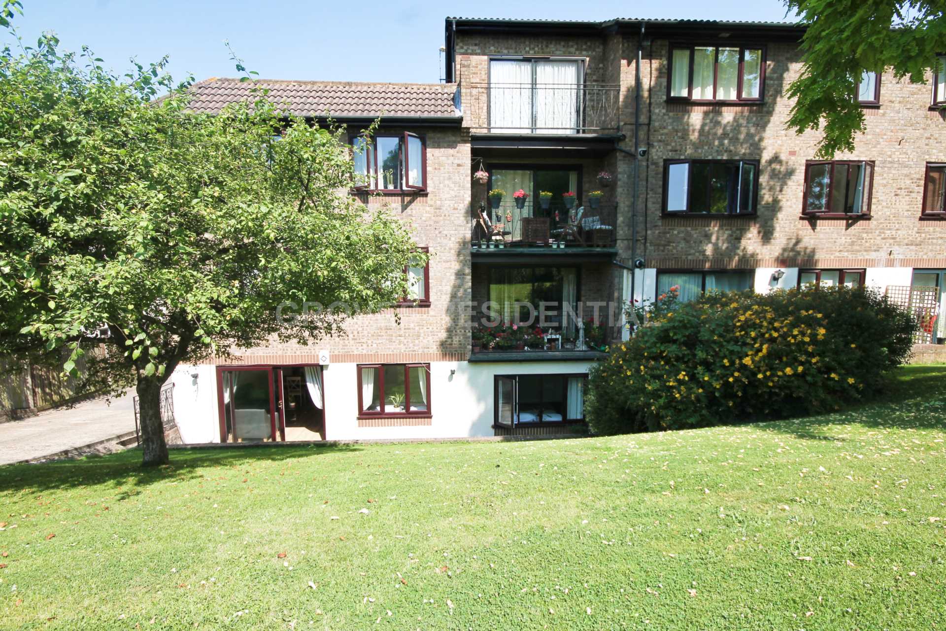 Dukes Avenue, New Malden, Image 13