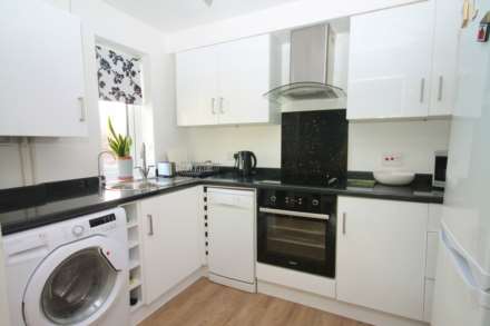 Dukes Avenue, New Malden, Image 6