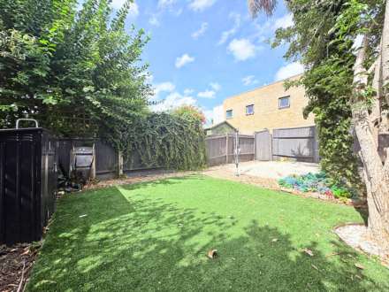 Adela Avenue, New Malden, Image 11