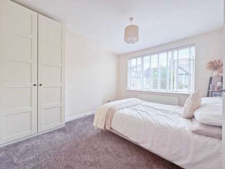 Adela Avenue, New Malden, Image 4