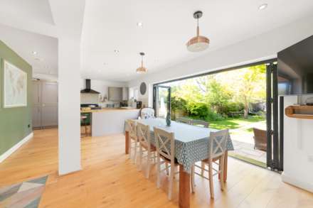 Acacia Grove, New Malden, Image 6