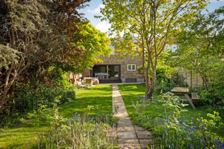 Acacia Grove, New Malden, Image 9