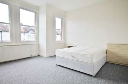 Beech Grove, New Malden, Image 6