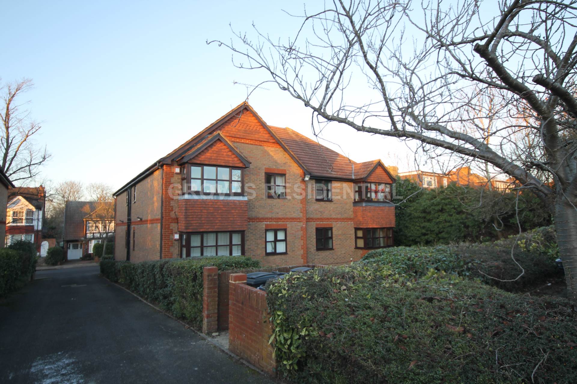 Dukes Avenue, New Malden, Image 8