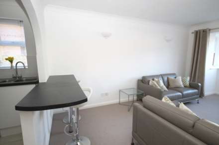 Dukes Avenue, New Malden, Image 4