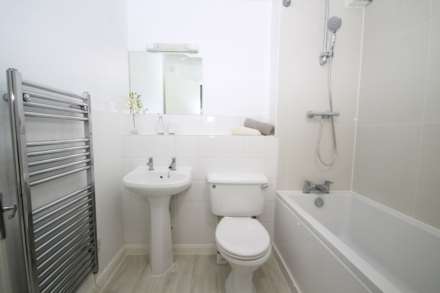 Dukes Avenue, New Malden, Image 7