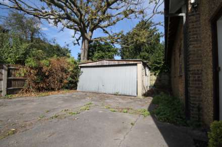 Acacia Grove, New Malden, Image 4