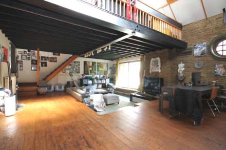 Acacia Grove, New Malden, Image 5