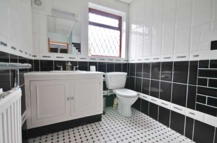 Acacia Grove, New Malden, Image 9