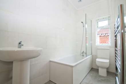 Aldridge Rise, New Malden, Image 10