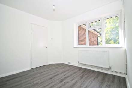 Chestnut Grove, New Malden, Image 11