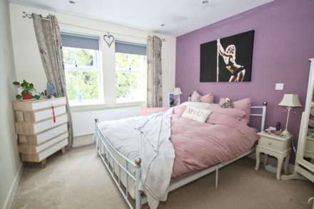 Claremont Road, West Byfleet, Image 5