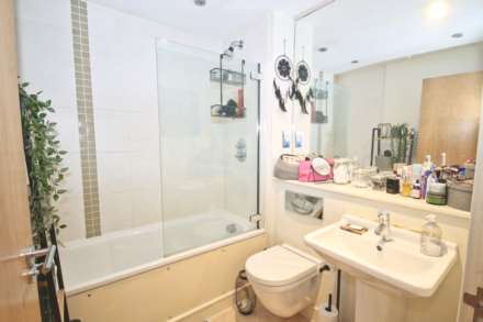 Claremont Road, West Byfleet, Image 6