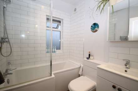 Southwood Drive, Surbiton, Image 8