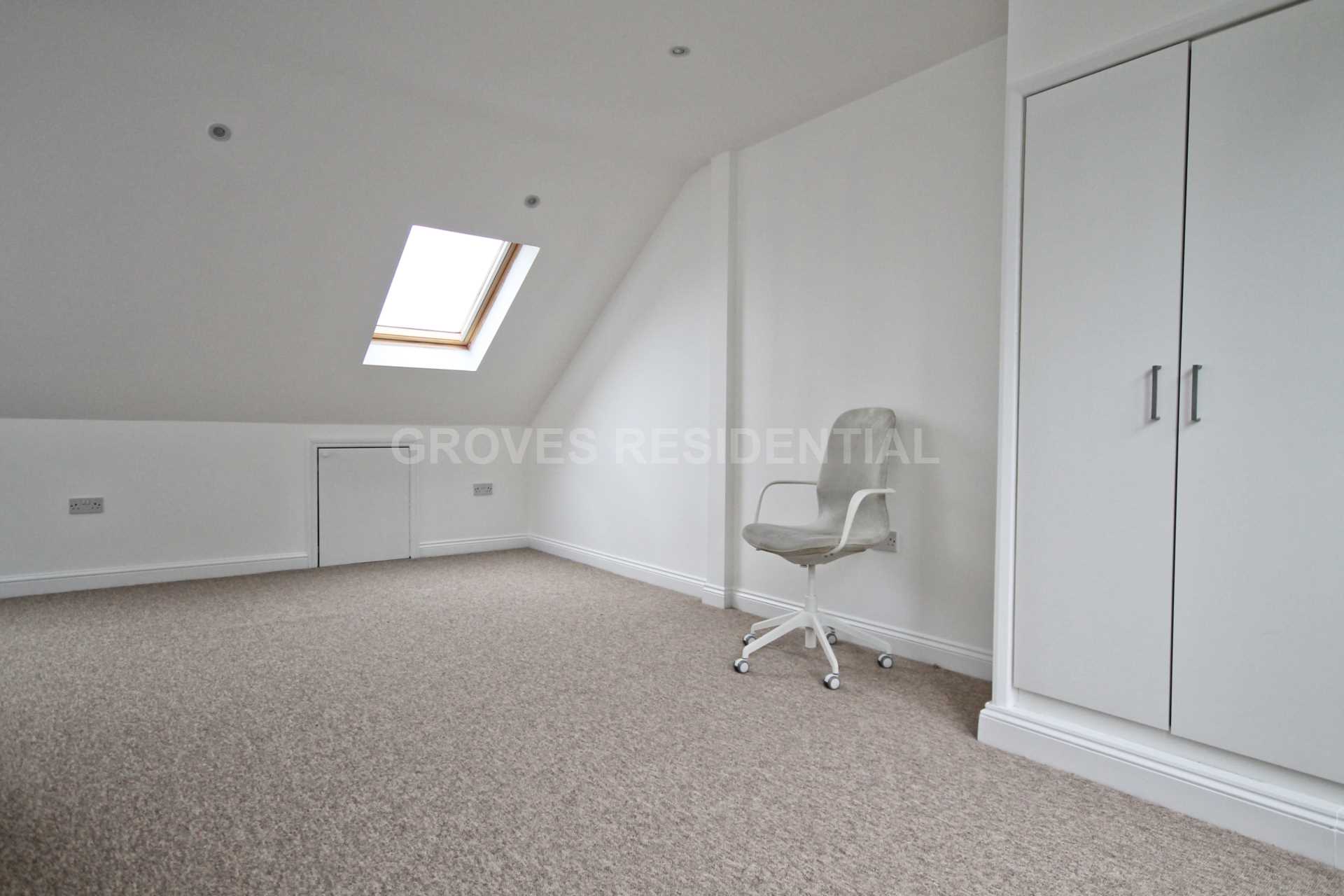 Stanley Avenue, New Malden, Image 9