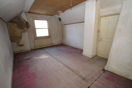 Chestnut Grove, New Malden, Image 11