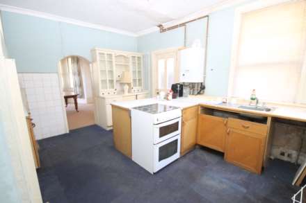 Chestnut Grove, New Malden, Image 6