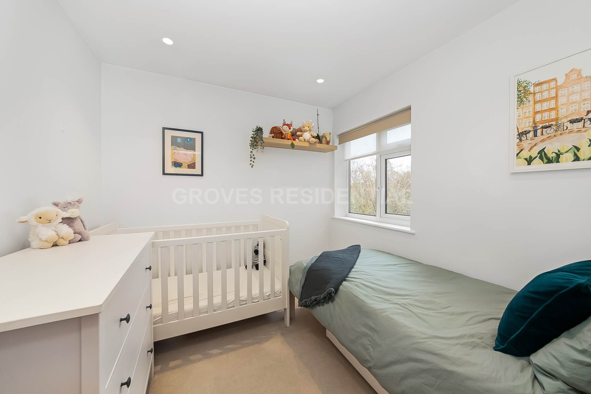 Sycamore Grove, New Malden, Image 10