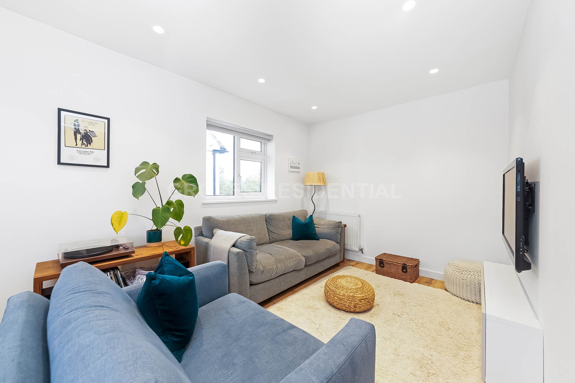 Sycamore Grove, New Malden, Image 2