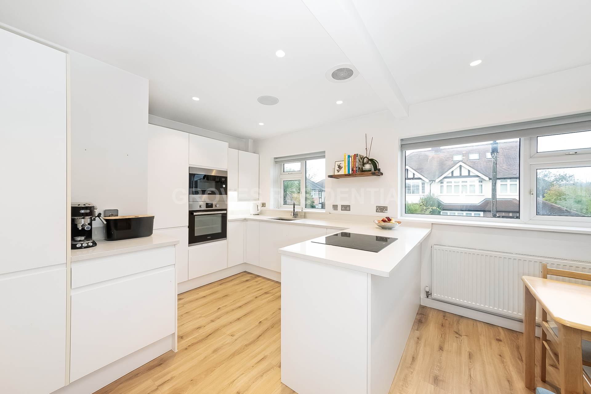 Sycamore Grove, New Malden, Image 6