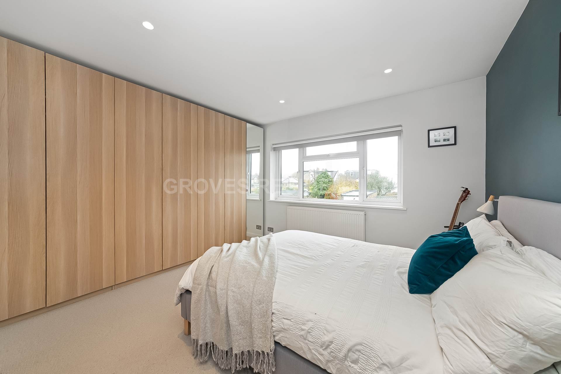 Sycamore Grove, New Malden, Image 9