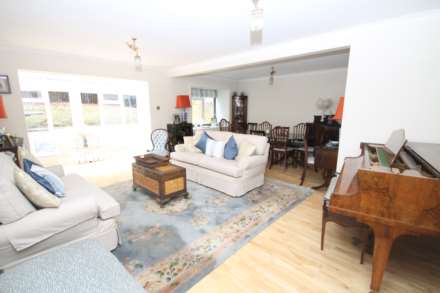 5 Bedroom Detached, Warbank Lane, Kingston Upon Thames
