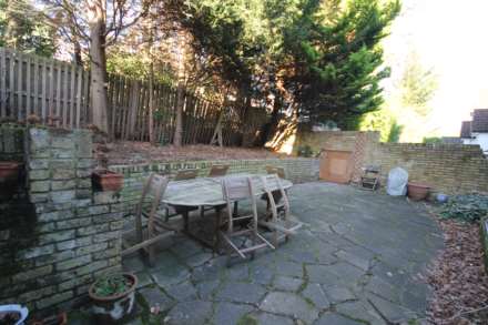 Warbank Lane, Kingston Upon Thames, Image 11