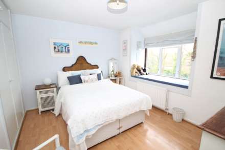 Warbank Lane, Kingston Upon Thames, Image 14