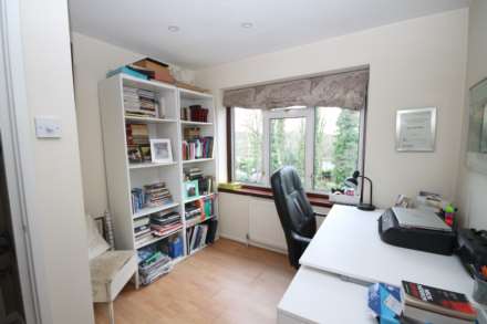 Warbank Lane, Kingston Upon Thames, Image 18