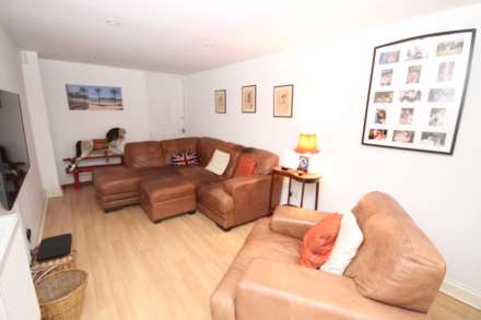 Warbank Lane, Kingston Upon Thames, Image 8