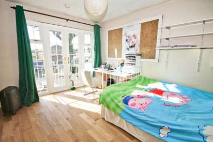 Maria Theresa Close, New Malden, Image 8