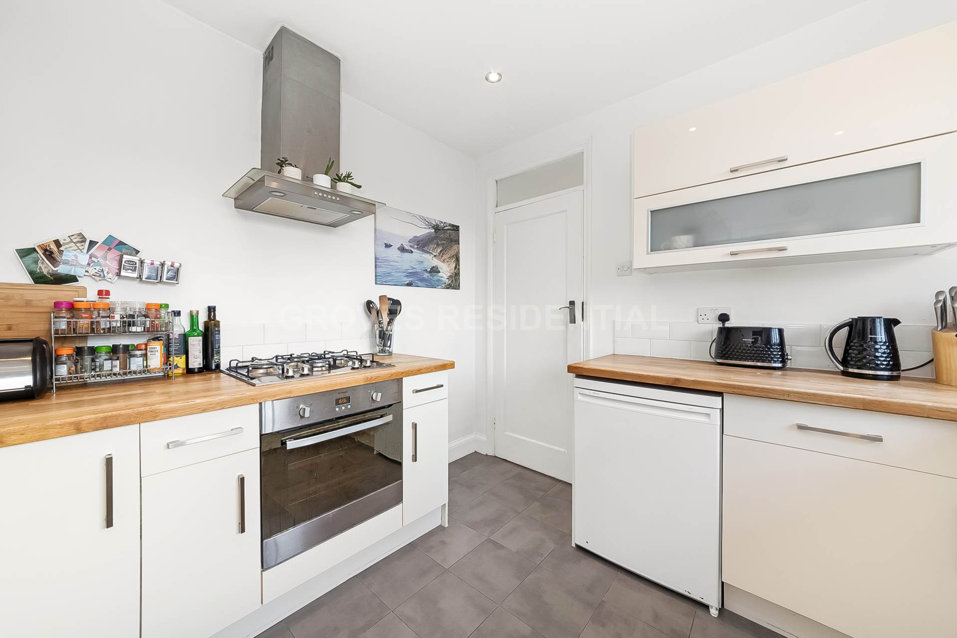 West Barnes Lane, New Malden, Image 4