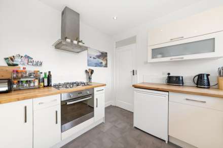 West Barnes Lane, New Malden, Image 4
