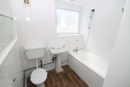 Acacia Grove, New Malden, Image 6
