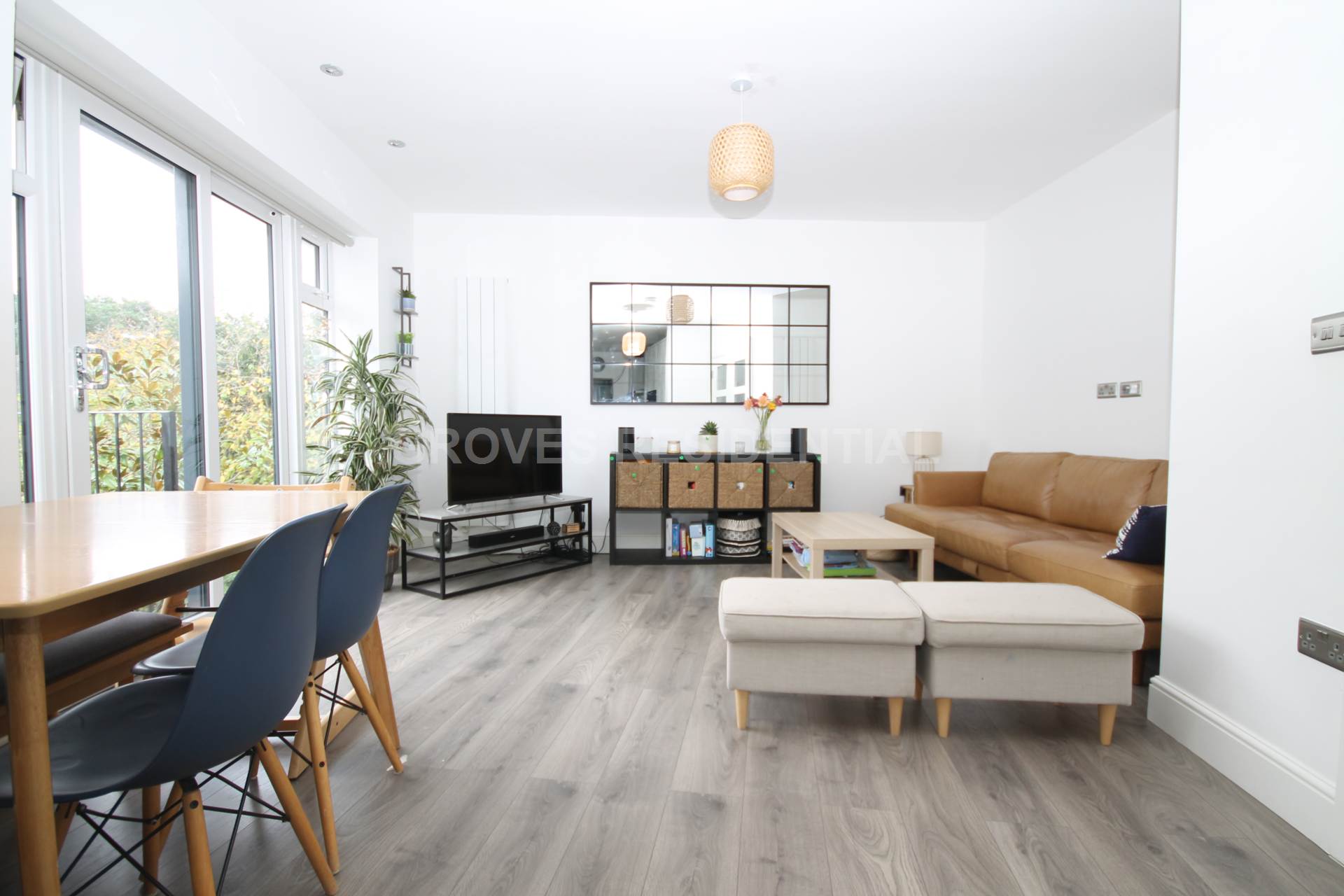 Lawn Close, New Malden, Image 2