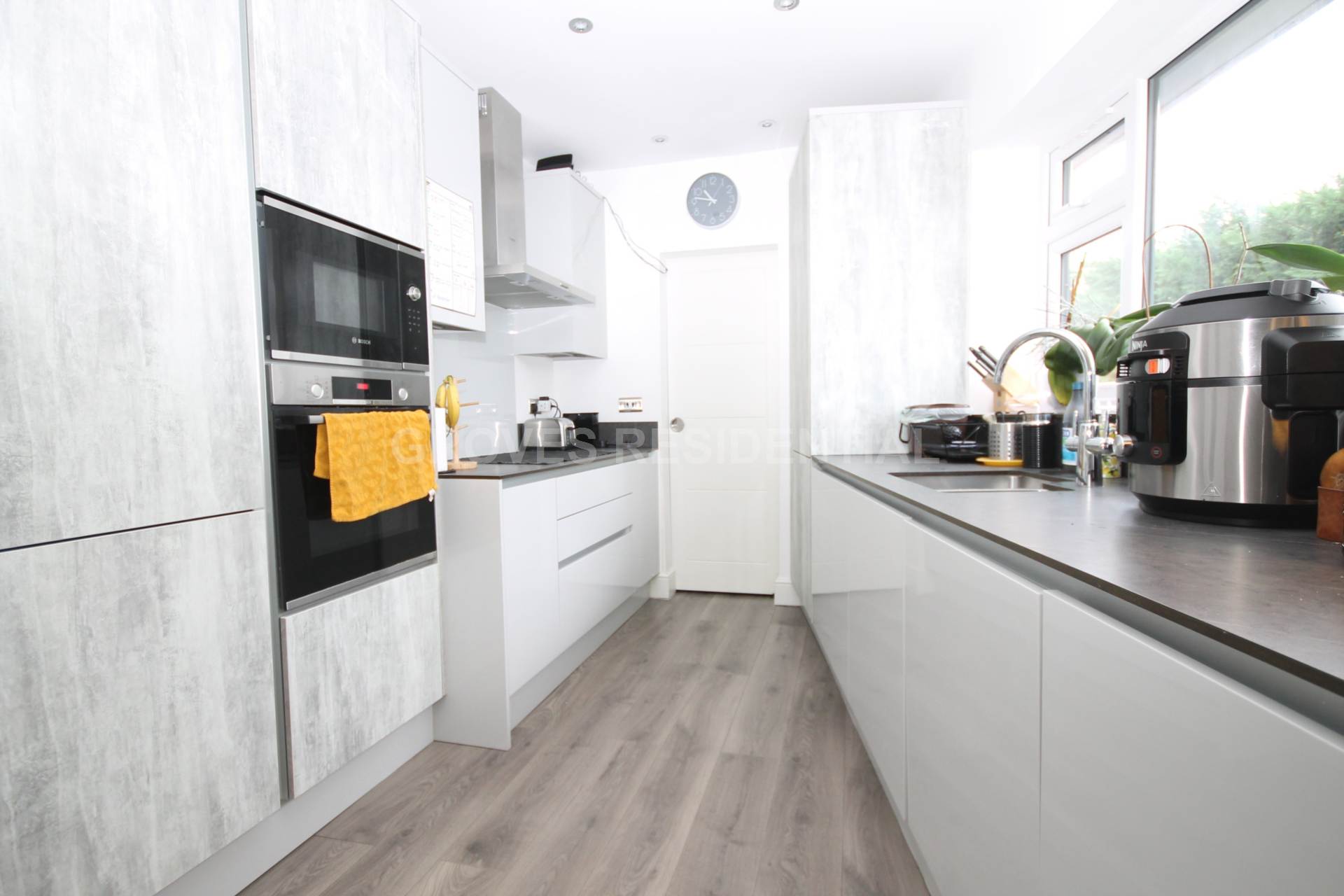 Lawn Close, New Malden, Image 4